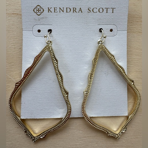 Kendra Scott Jewelry - Kendra Scott Sophee Gold Drop Earrings NWT